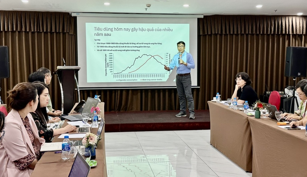 Tăng thuế - biện pháp hiệu quả nhất để giảm tiêu dùng thuốc lá