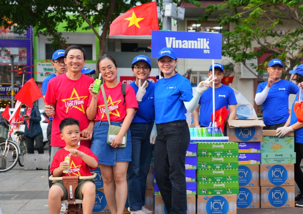Hơn 150.000 sản phẩm Vinamilk tiếp sức các lực lượng, người dân tham gia Đại lễ 30/4