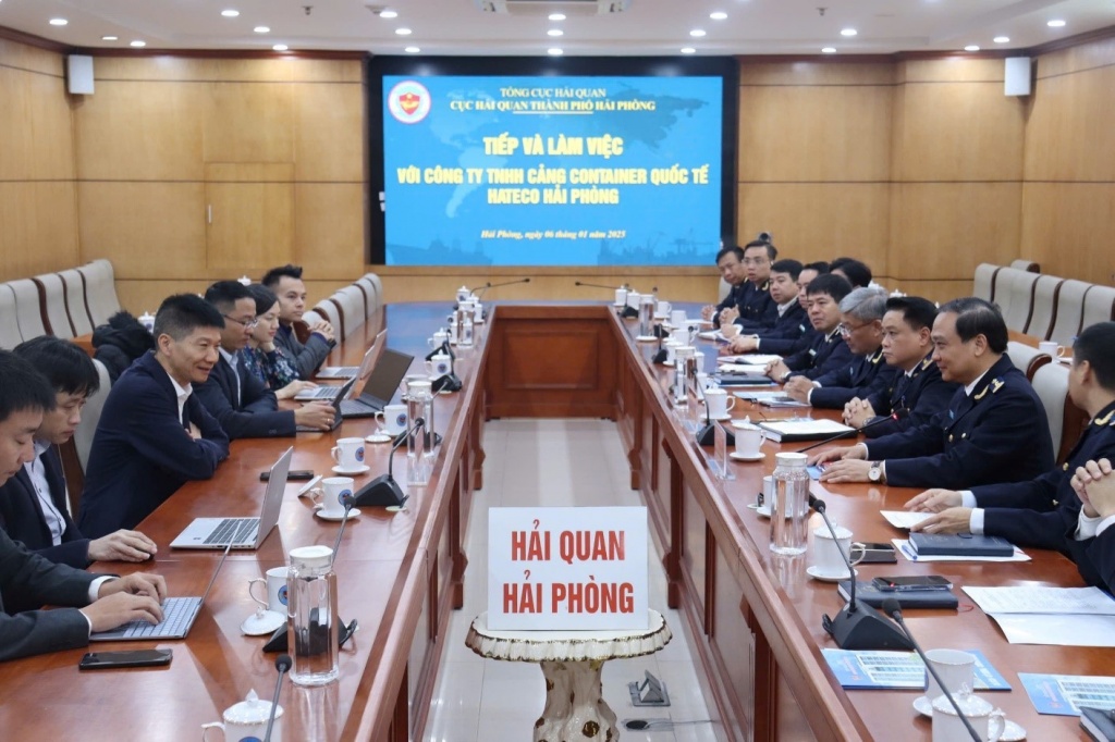 Hải quan khu vực III tích cực hỗ trợ doanh nghiệp cảng
