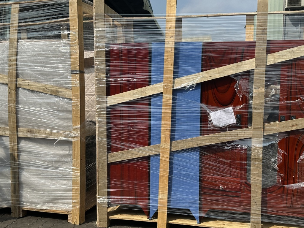 Cận cảnh 2 container thuốc lá lậu Hải quan bắt giữ
