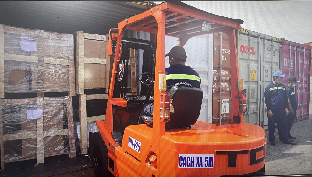 Cận cảnh 2 container thuốc lá lậu Hải quan bắt giữ