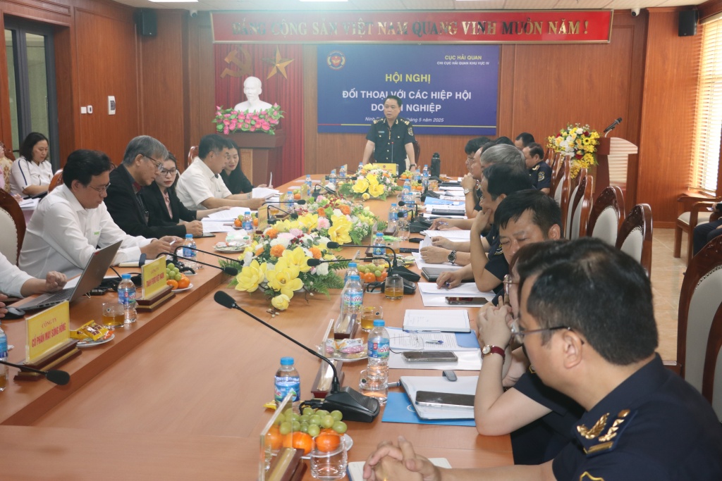 Hải quan khu vực IV đối thoại với Hiệp hội doanh nghiệp