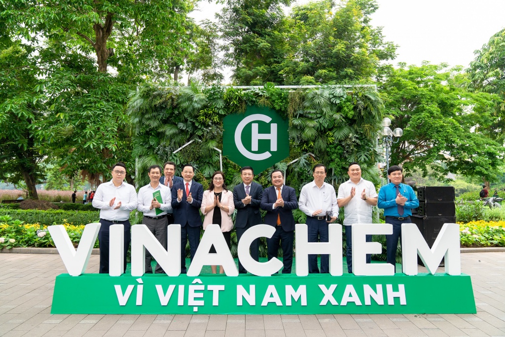Bứt phá từ lõi ngành: Vinachem xanh hóa hóa chất, số hóa thị trường