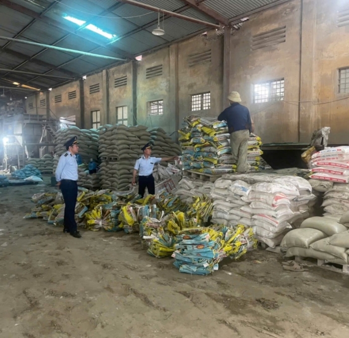 Phát hiện hơn 67 tấn phân bón giả mạo nhãn hiệu
