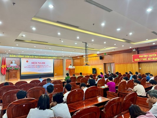Hội nghị lấy ý kiến về nội dung sửa đổi Hiến pháp năm 2013 trên ứng dụng VneID