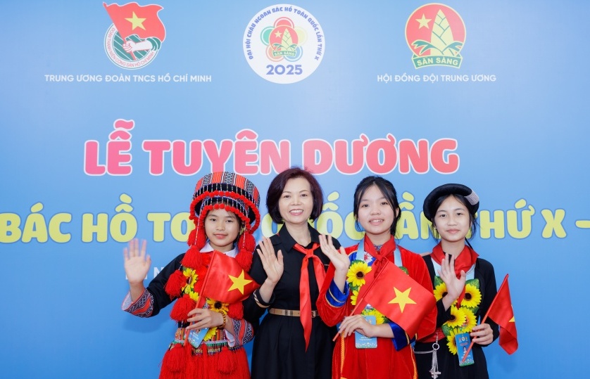 Vinamilk tiếp sức “Búp măng non” viết tiếp hành trình cháu ngoan Bác Hồ