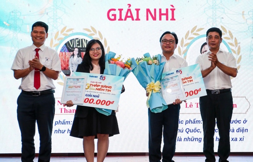 Trao giải cuộc thi viết "50 năm thắp sáng niềm tin"