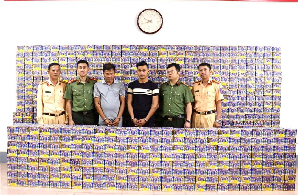 Triệt phá vụ vận chuyển pháo nổ xuyên quốc gia, thu giữ 1,5 tấn