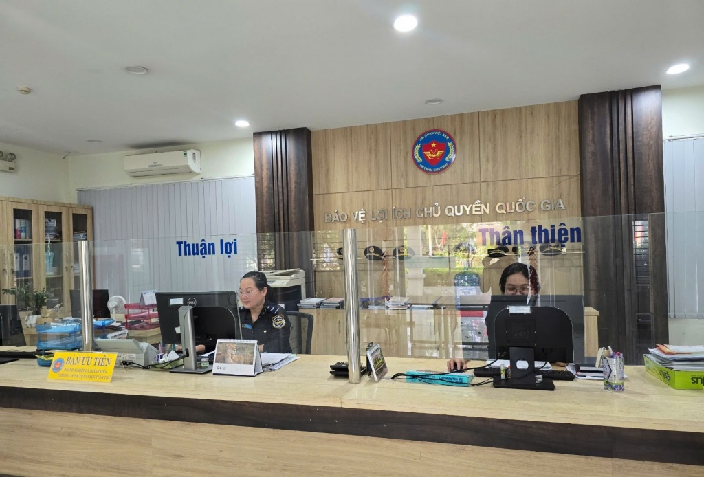 Hoạt động nghiệp vụ tại Hải quan Khu công nghiệp Đà Nẵng.