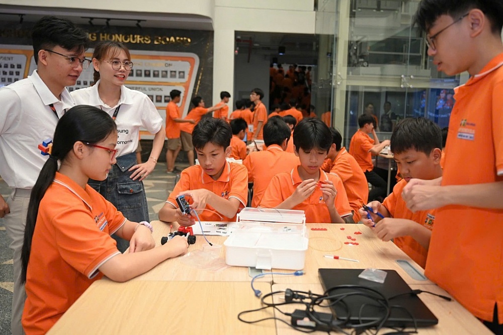 Samsung khởi động cuộc thi Solve for Tomorrow 2025 tại miền Trung