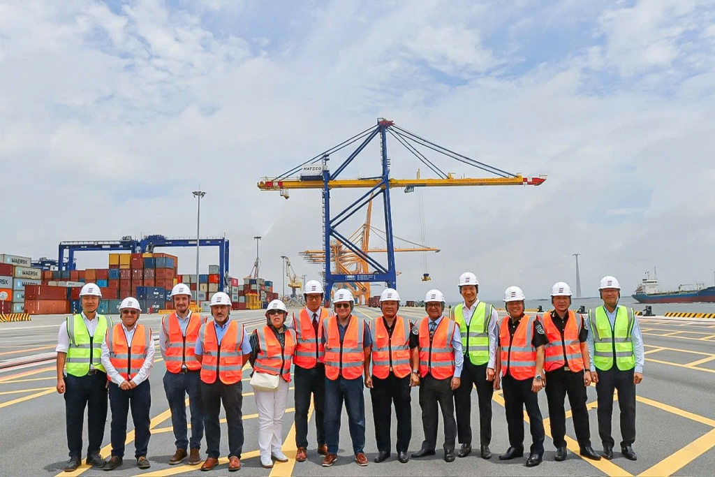Đại sứ Chi Lê thăm, làm việc tại Hải quan khu vực III