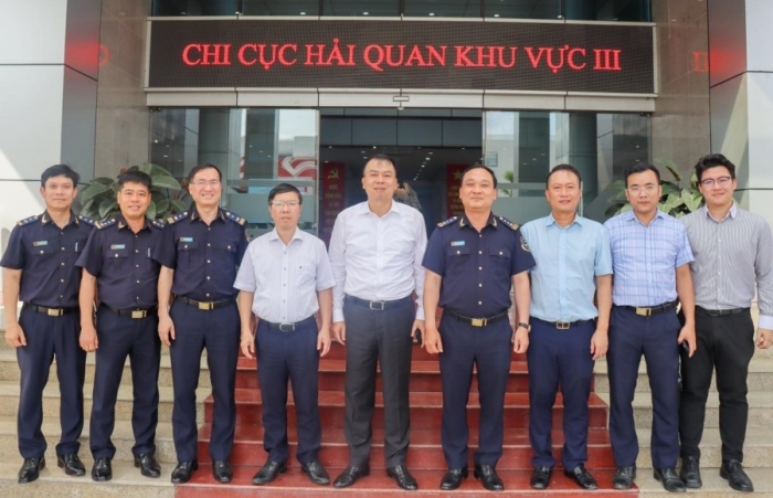 Thứ trưởng Bộ Tài chính Nguyễn Đức Chi làm việc với Hải quan khu vực III
