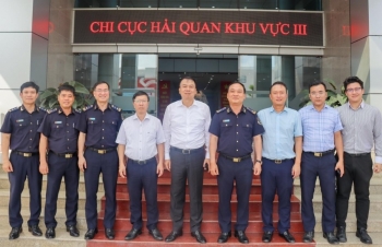 Thứ trưởng Bộ Tài chính Nguyễn Đức Chi làm việc với Hải quan khu vực III