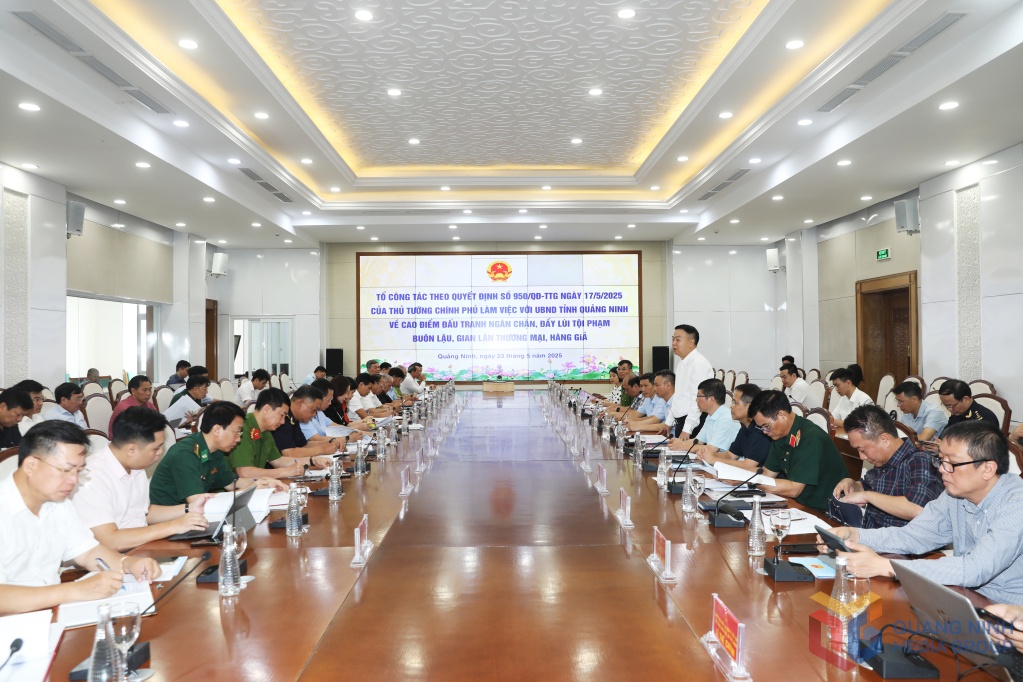 Quang cảnh buổi làm việc