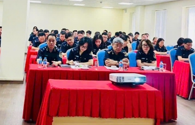 Hải quan Đình Vũ quán triệt các nghị quyết của Bộ Chính trị