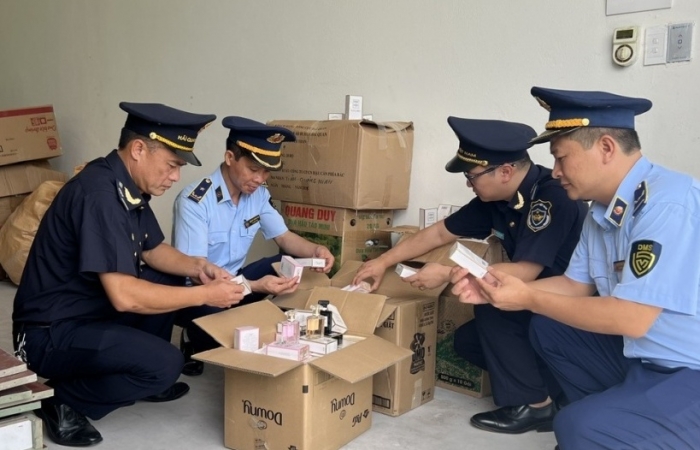 Hải quan cửa khẩu cảng Cẩm Phả thực hiện quyết liệt Công điện về chống buôn lậu