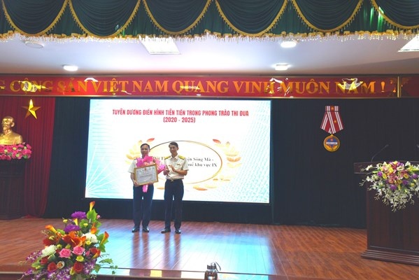 Chi cục Thuế khu vực IX tuyên dương điển hình tiên tiến, lan tỏa tinh thần thi đua yêu nước