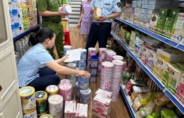 Tạm giữ 186 sản phẩm sữa bột trẻ em nhập lậu tại Nghệ An