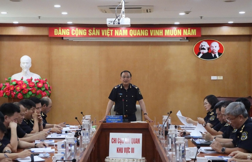 Hải quan khu vực III thu ngân sách hơn 33 nghìn tỷ đồng, tăng 31,7%