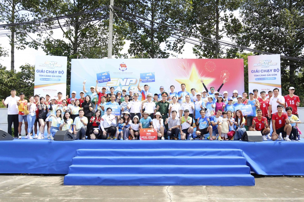 Gần 2.000 vận động viên tham gia giải chạy bộ “SNP Run As One” 2025