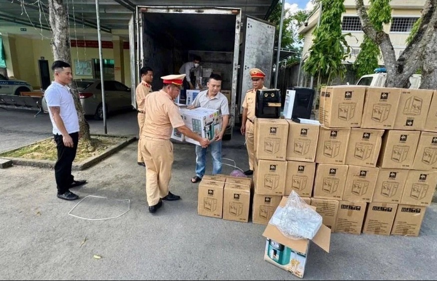 Hà Tĩnh: Thu giữ lô nồi chiên không dầu, máy lọc nước không hoá đơn, chứng từ