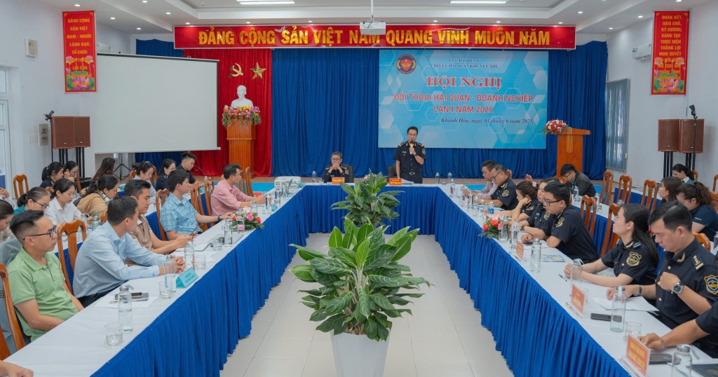 Hải quan khu vực XIII: Đối thoại, giải đáp vướng mắc cho doanh nghiệp 4 tỉnh miền Trung