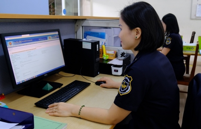 Nhiều điểm mới về sử dụng tem điện tử rượu và thuốc lá