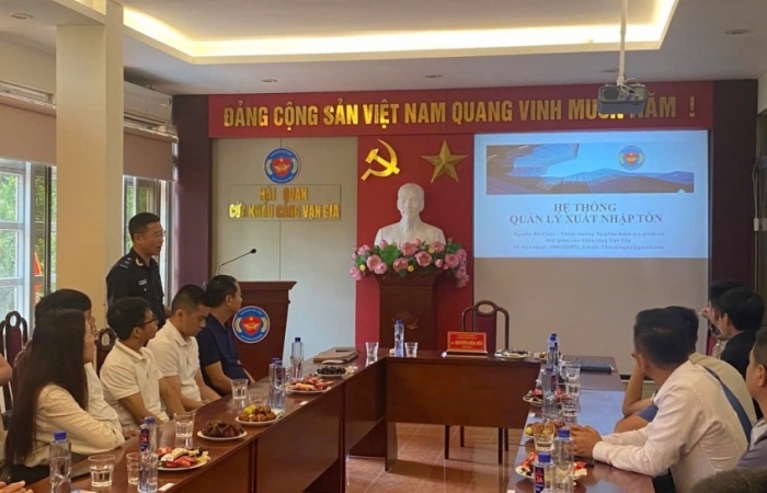 Hải quan Vạn Gia đối thoại với 23 doanh nghiệp xuất nhập khẩu