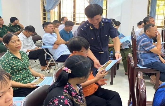 Đội Kiểm soát hải quan Quảng Ninh phổ biến, giáo dục pháp luật đến cán bộ và nhân dân