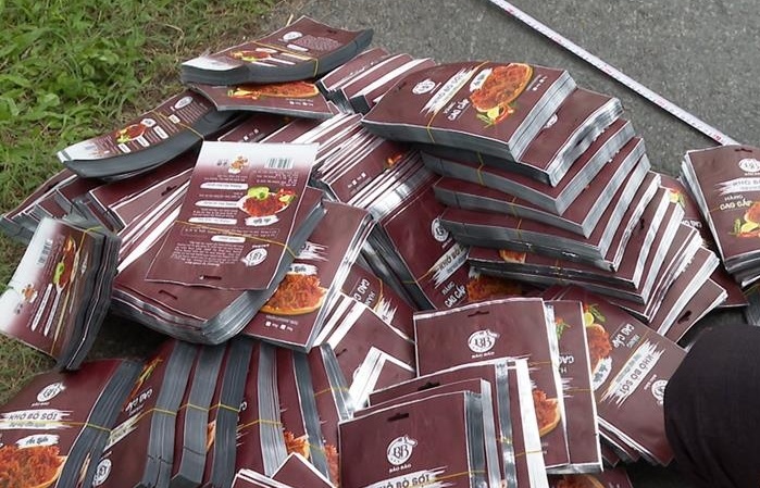 Khởi tố 2 đối tượng sản xuất, buôn bán hàng giả là thực phẩm