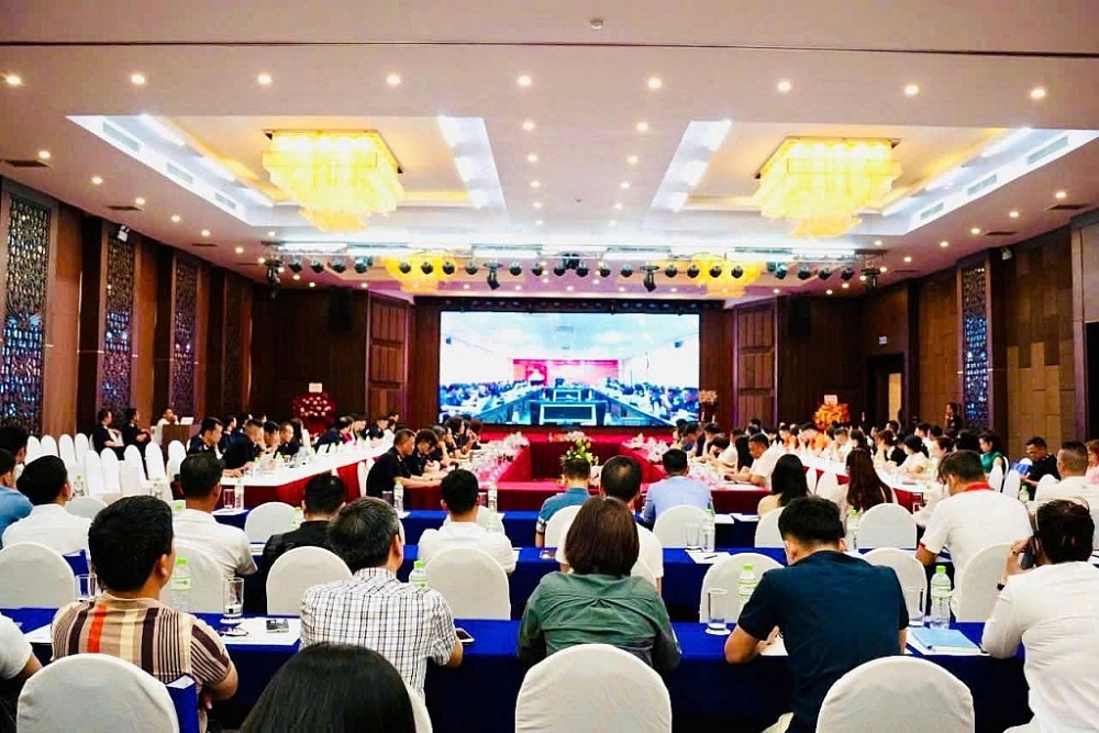 Hải quan khu vực VI đã tổ chức đối thoại với đại diện 110 DN có hoạt động XNK qua địa bàn vào ngày 28/5/2025.