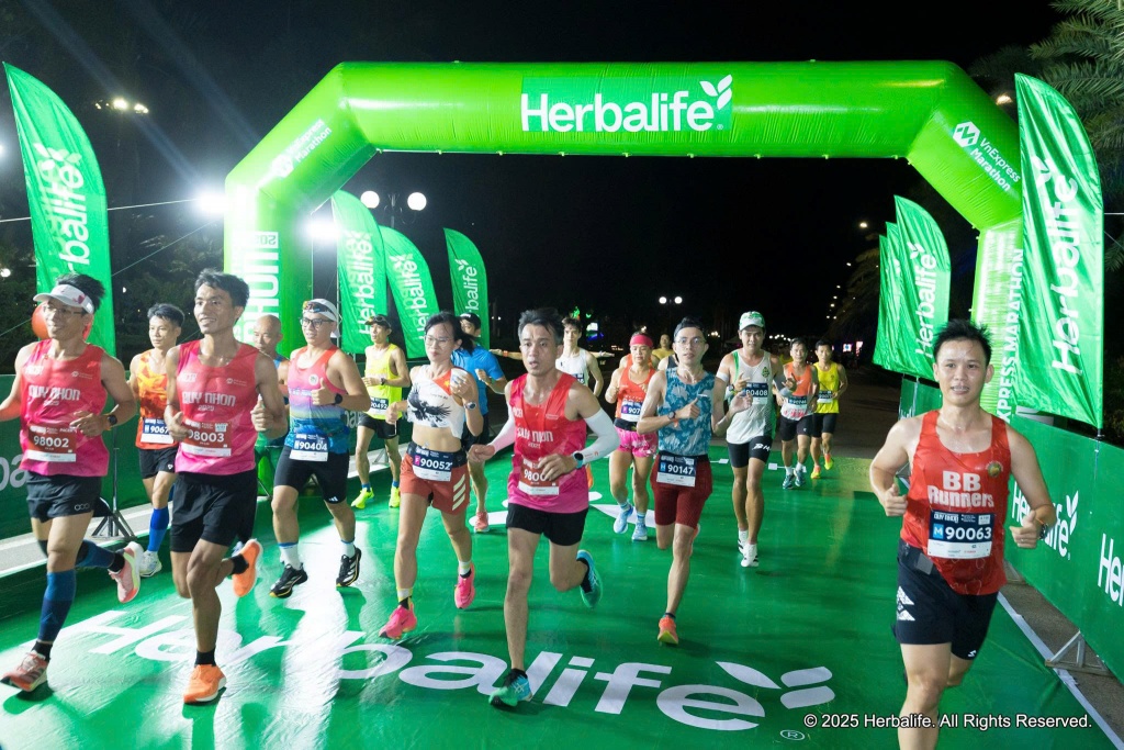 Hơn 12.000 người tham gia giải chạy VnEpxress Marathon Quy Nhơn