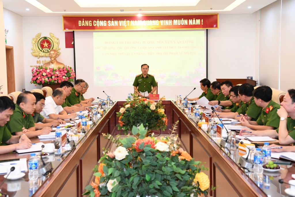 Thu giữ lượng ma túy có nguồn gốc từ Nam Mỹ về Việt Nam qua đường biển