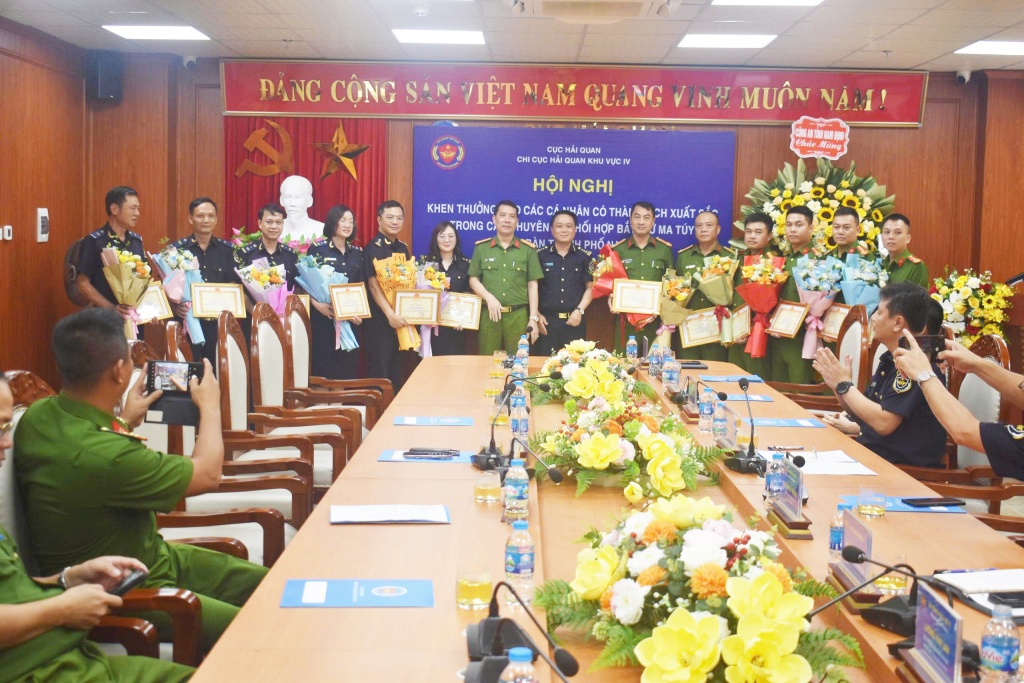 Hải quan khu vực IV khen thưởng thành tích bắt giữ ma túy