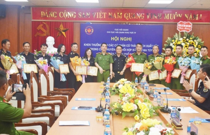Hải quan khu vực IV khen thưởng thành tích bắt giữ ma túy