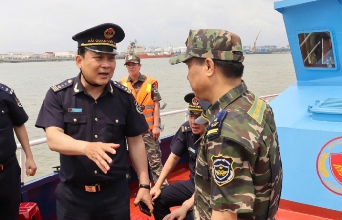 Hải quan khu vực III triển khai 5 giải pháp chống buôn lậu xăng dầu