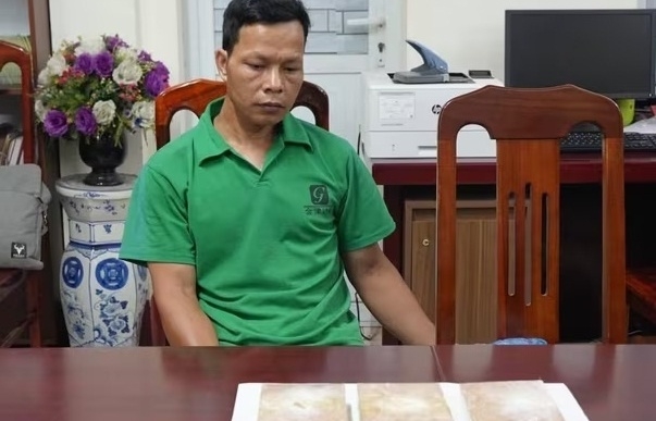 Bắt quả tang đối tượng đang vận chuyển 3 bánh heroin