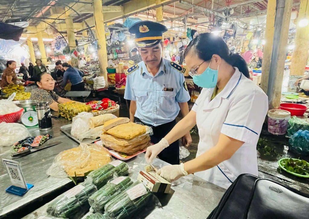 Tháng cao điểm, phát hiện và xử lý nhiều sai phạm trong lĩnh vực an toàn thực phẩm