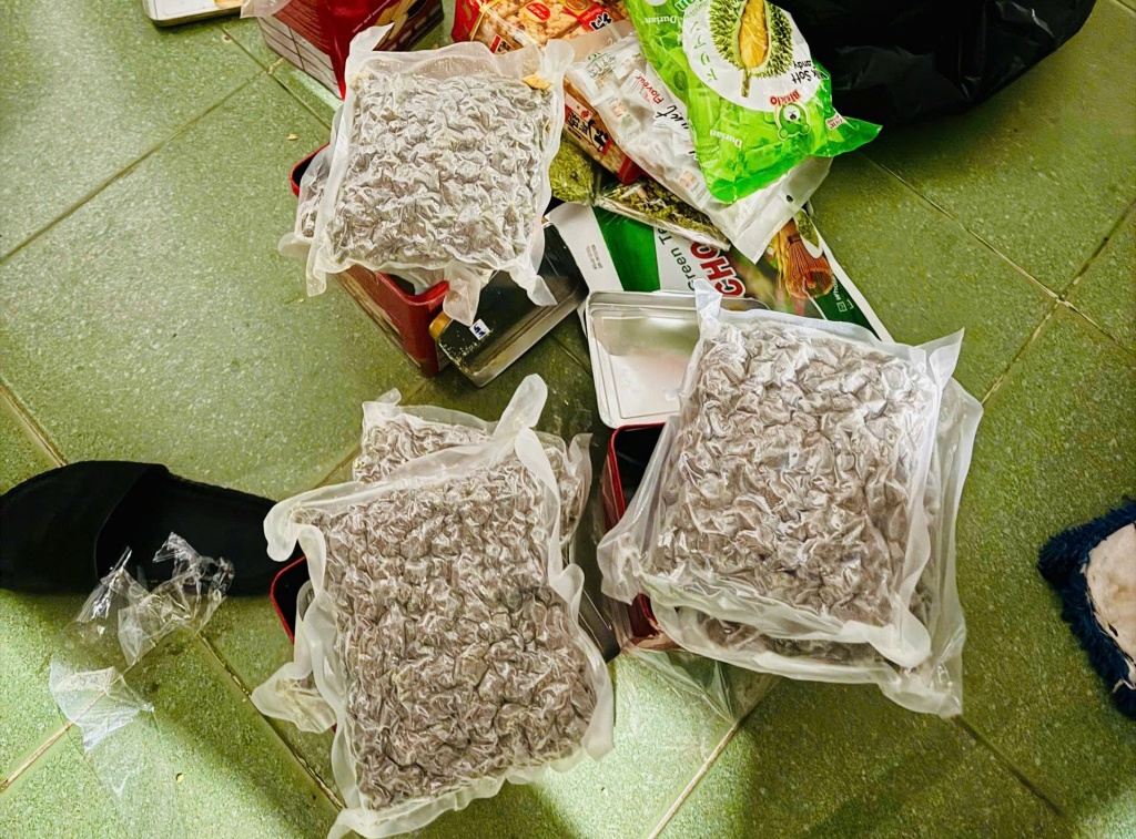 (PHOTO): Hiện trường triệt phá đường dây vận chuyển 30kg cần sa