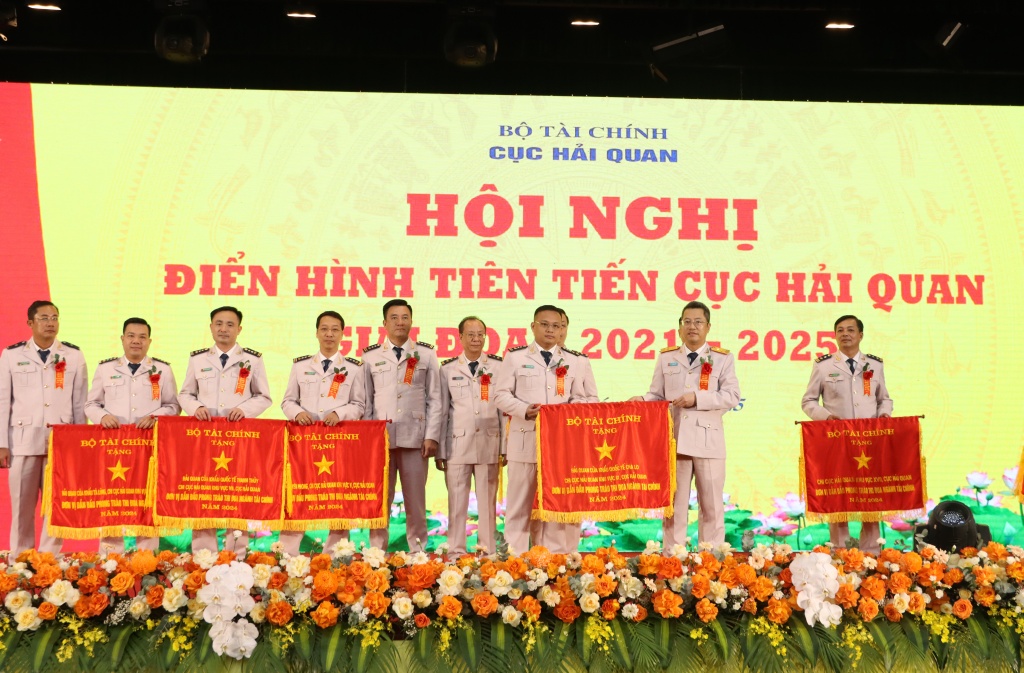 Phát động thi đua xây dựng Hải quan Việt Nam chính quy, hiện đại