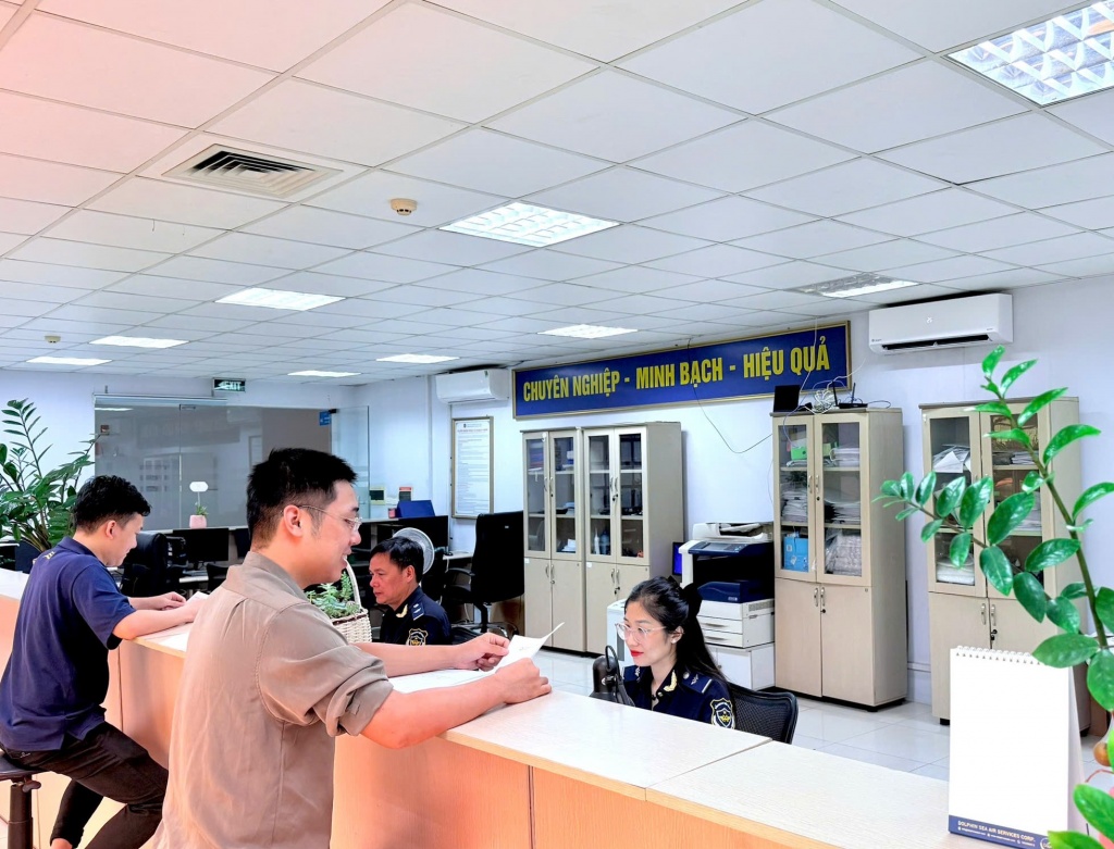 (PHOTO): Hải quan Thái Nguyên hoạt động thông suốt trong ngày đầu triển khai mô hình mới