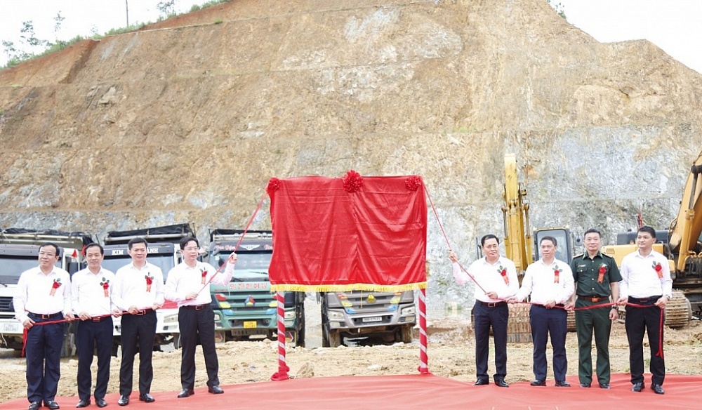 Đại diện lãnh đạo tỉnh Lạng Sơn Dự án Mở rộng đường vận chuyển hàng hoá chuyên dụng khu vực mốc 1119 - 1120 Cửa khẩu Quốc tế Hữu Nghị.