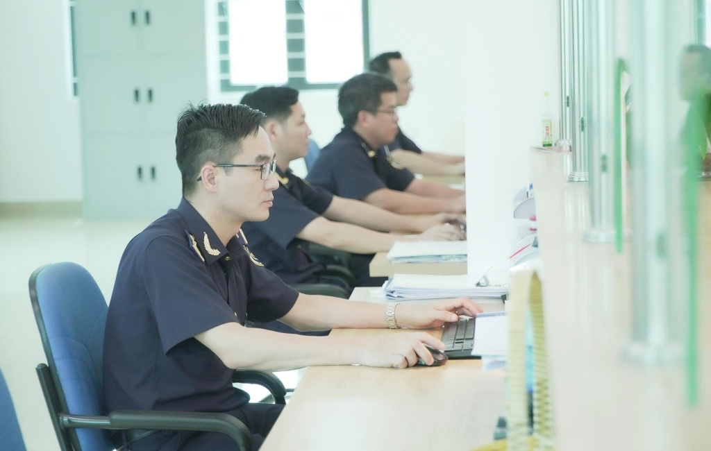 Hơn 50.000 tờ khai hải quan trong ngày đầu thực hiện mô hình chính quyền địa phương 2 cấp