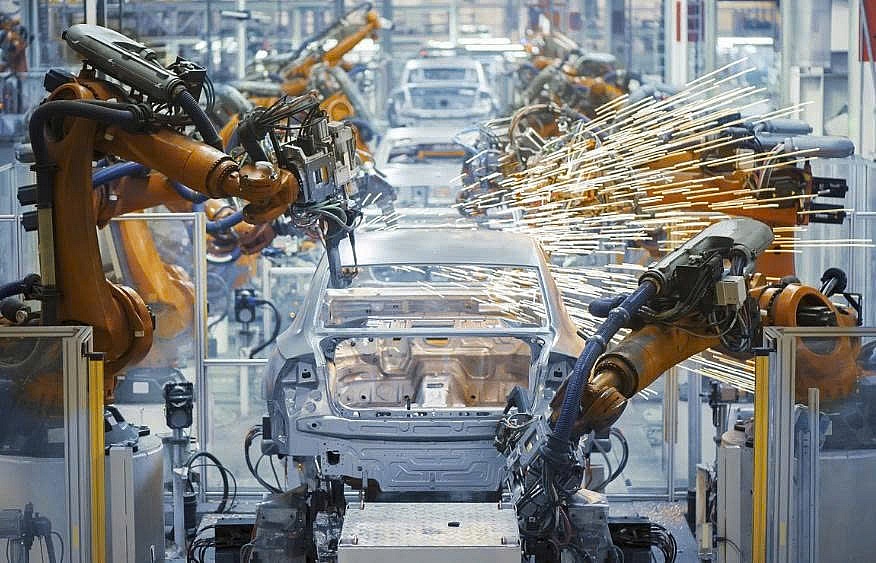 Ngành sản xuất Việt vẫn loay hoay với bài toán giữ đà hay gãy đà?