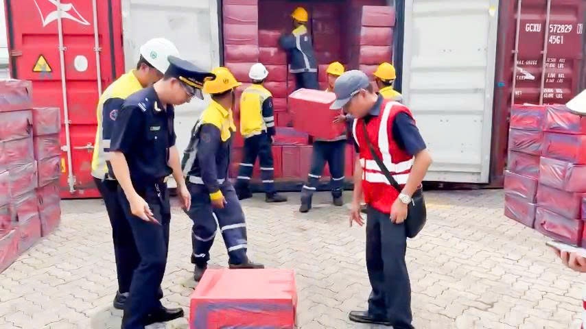 Bài 2: Lật tẩy 2 vụ buôn lậu hơn 1 triệu bao thuốc lá giả nhãn hiệu