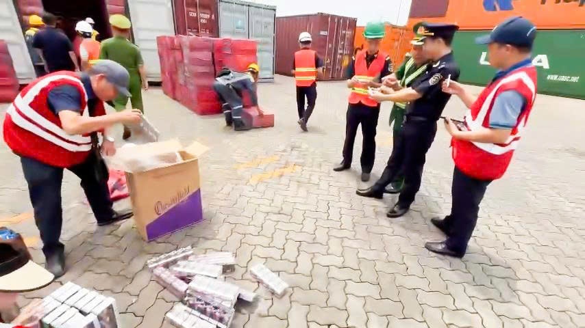 Bài 3: Hàng trăm nghìn bao thuốc lá lậu trong “vỏ bọc” bồn cầu, ghế sofa
