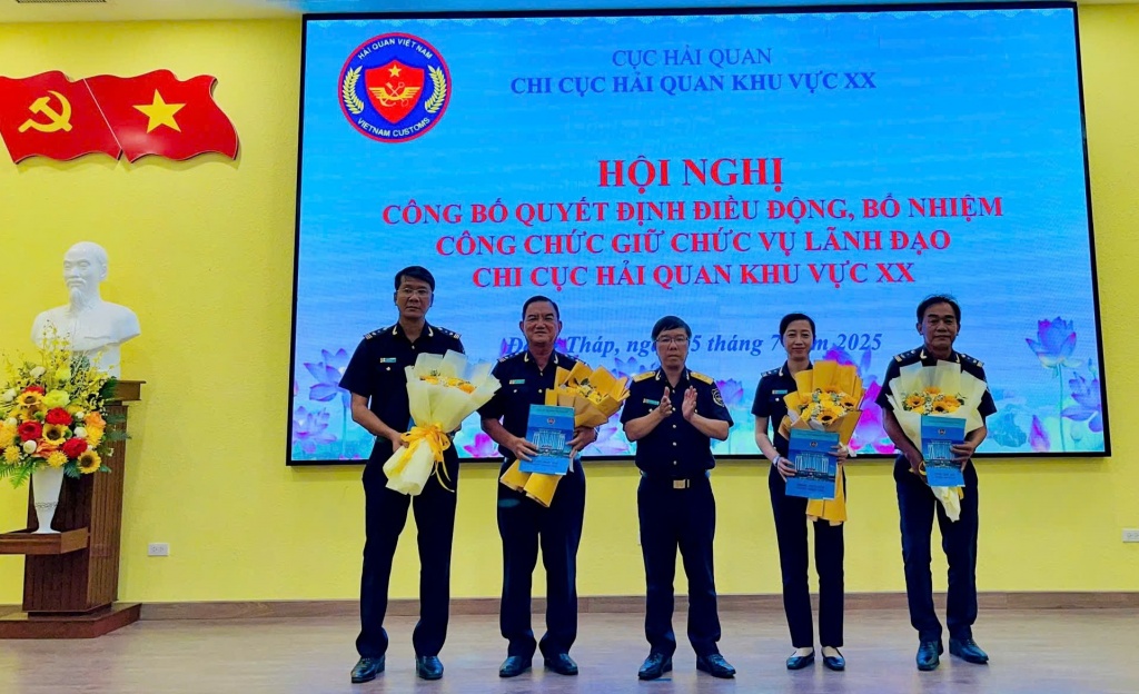 Kiện toàn tổ chức bộ máy, nhân sự Chi cục Hải quan khu vực XX