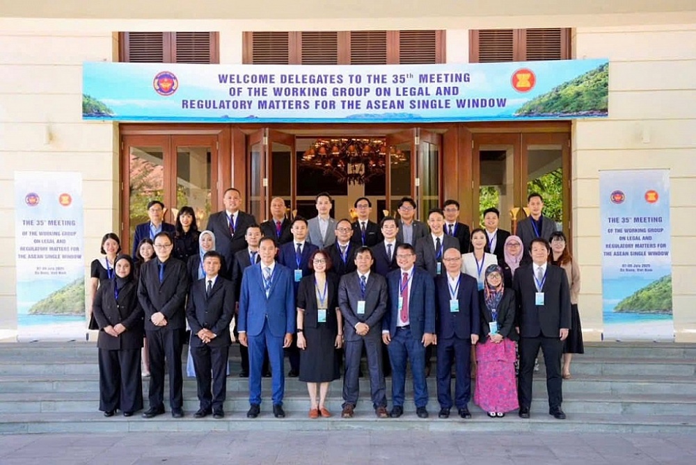 Cuộc họp lần thứ 35 của Nhóm làm việc về pháp lý một cửa ASEAN có sự tham gia của đại diện Hải quan các nước thành viên ASEAN, Ban Thư ký ASEAN.
