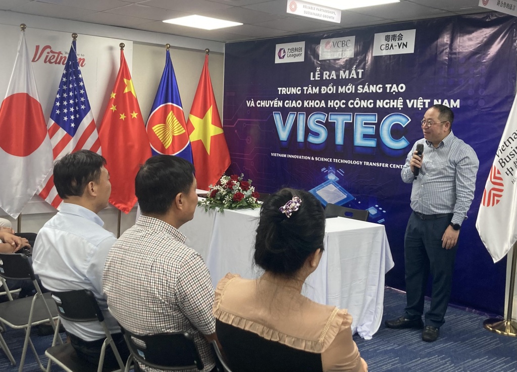Ra mắt trung tâm ươm tạo nhân lực số cho thương mại điện tử và logistic
