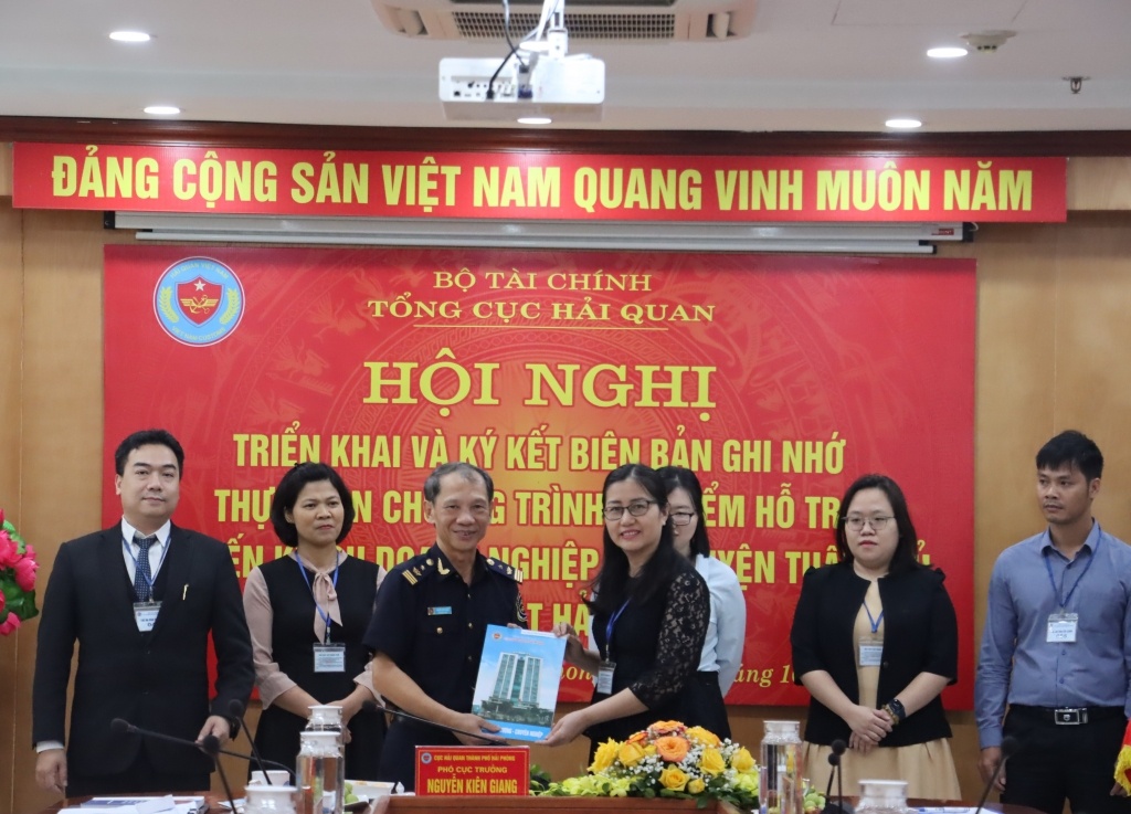 Bài 1: Hải quan nỗ lực giúp doanh nghiệp nâng mức độ tuân thủ pháp luật